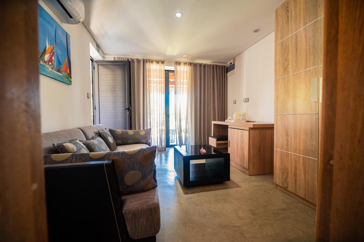 Toparadis Guest House Pereybere Beach Bagian luar foto