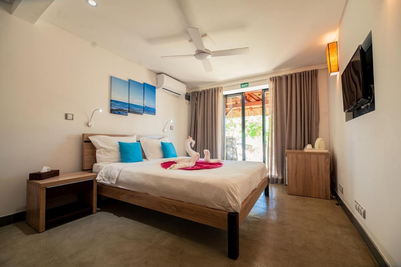 Toparadis Guest House Pereybere Beach Bagian luar foto