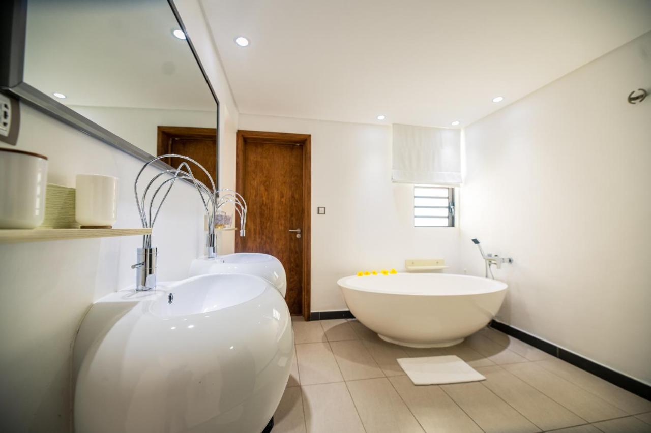 Toparadis Guest House Pereybere Beach Bagian luar foto